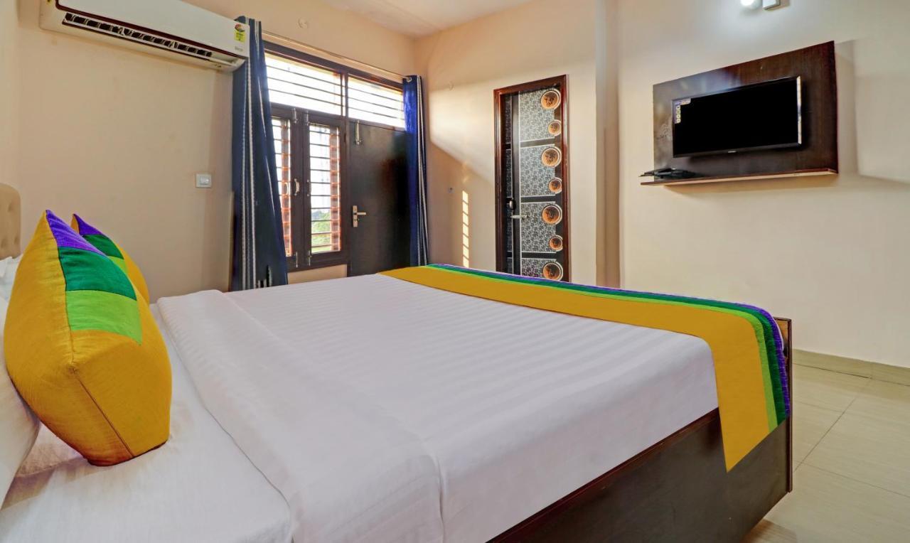 Itsy By Treebo - Divine Inn Chandigarh Exterior photo
